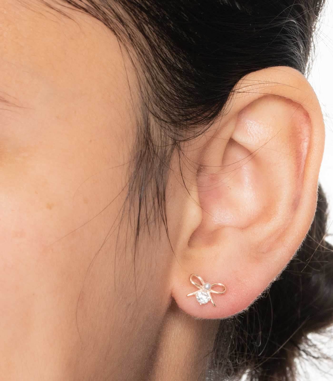 Stone With A Bow Ear RIngs (Silver)