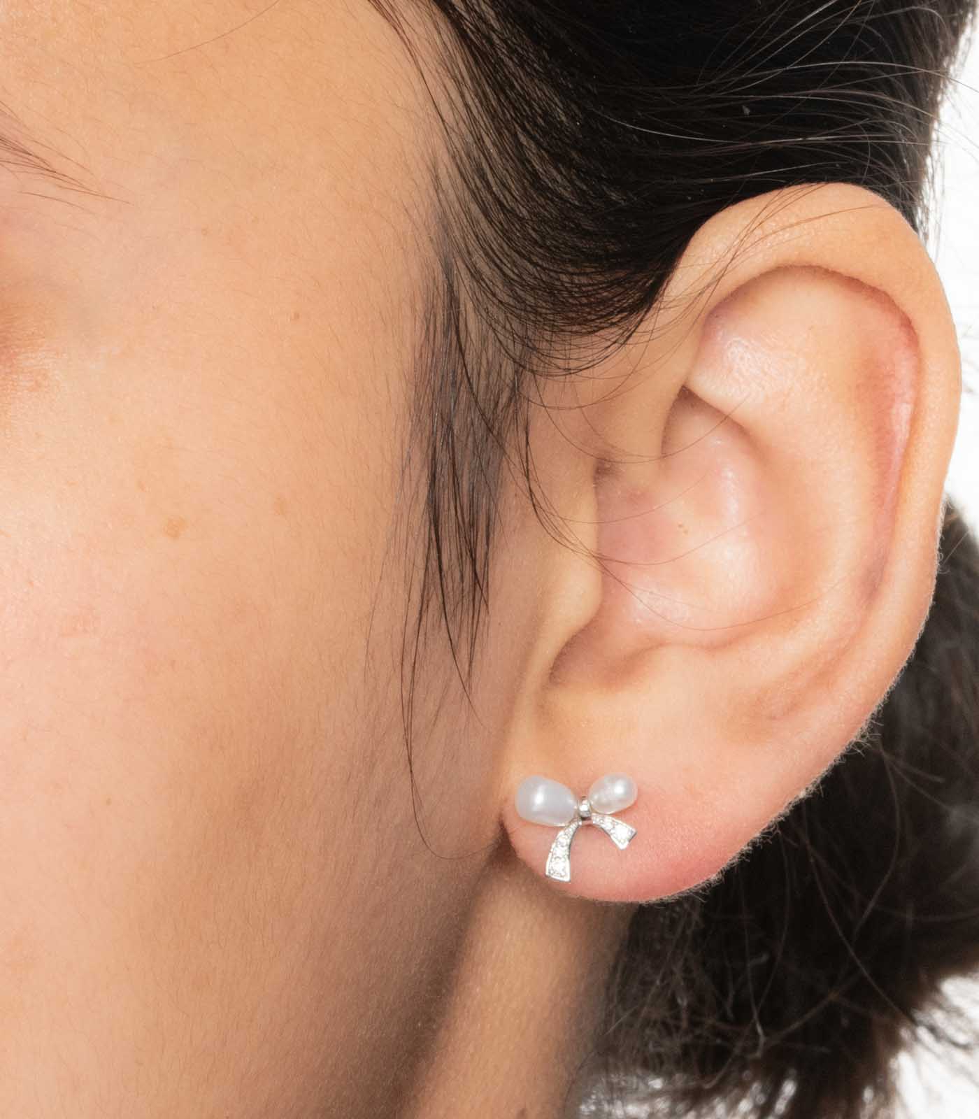 Dual Pearl Ear RIngs (Silver)